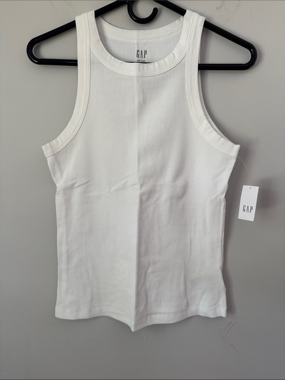 🆕 GAP Women's White Racerback Ribbed Tank - M